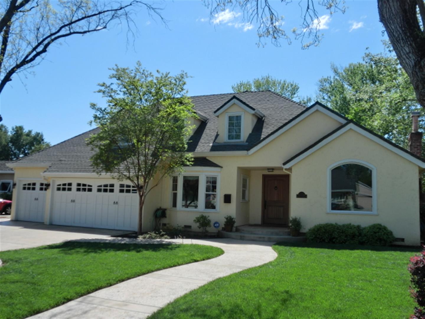 Charamuga Residence